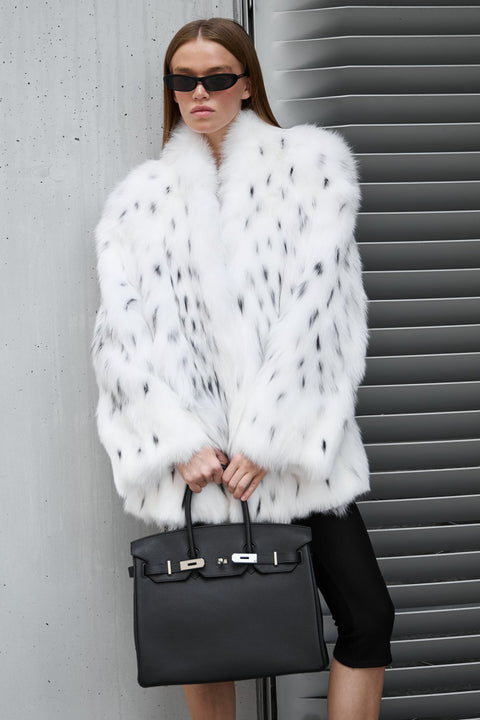 Manteau en fourrure de renard inspiré du lynx