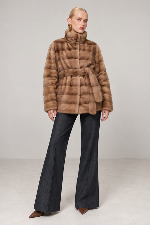 Cappotto di visone con cappuccio