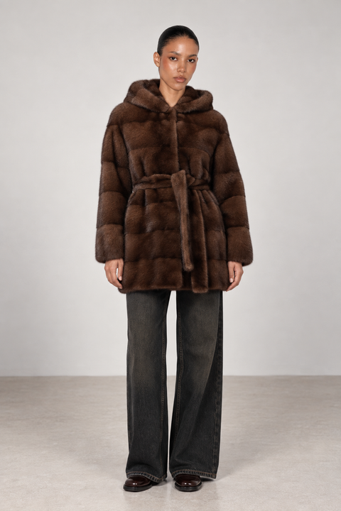 Cappotto di visone con cappuccio