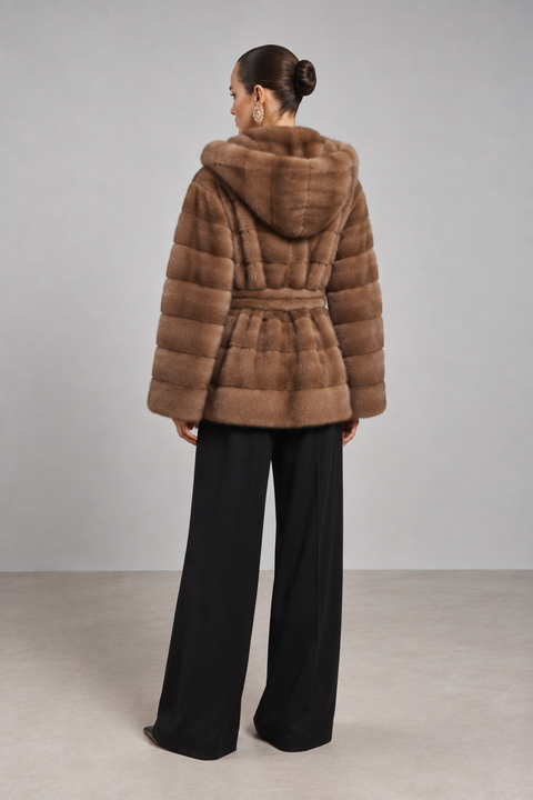 Cappotto di visone con cappuccio
