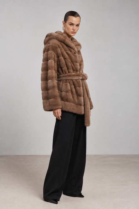 Cappotto di visone con cappuccio