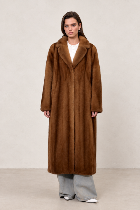 Long manteau en fourrure de vison cognac