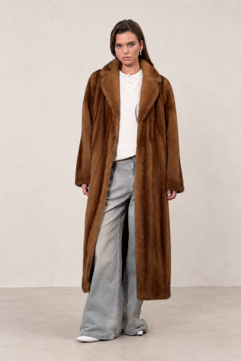 Long manteau en fourrure de vison cognac
