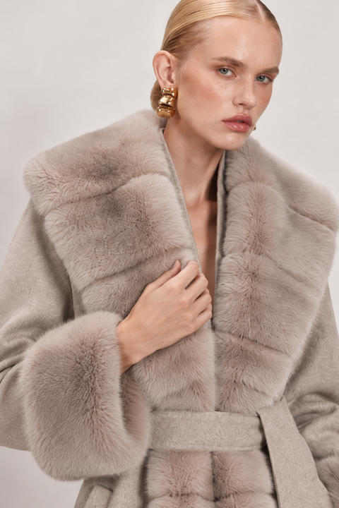 Manteau à capuche en cachemire et vison