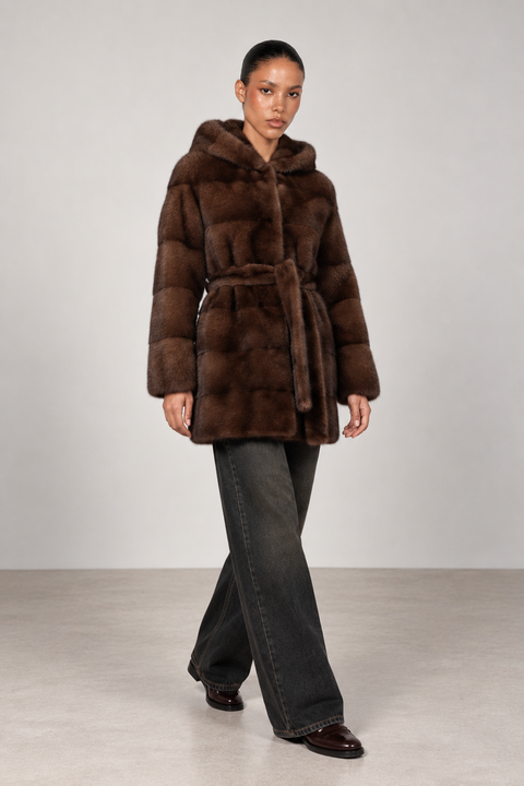Cappotto di visone con cappuccio
