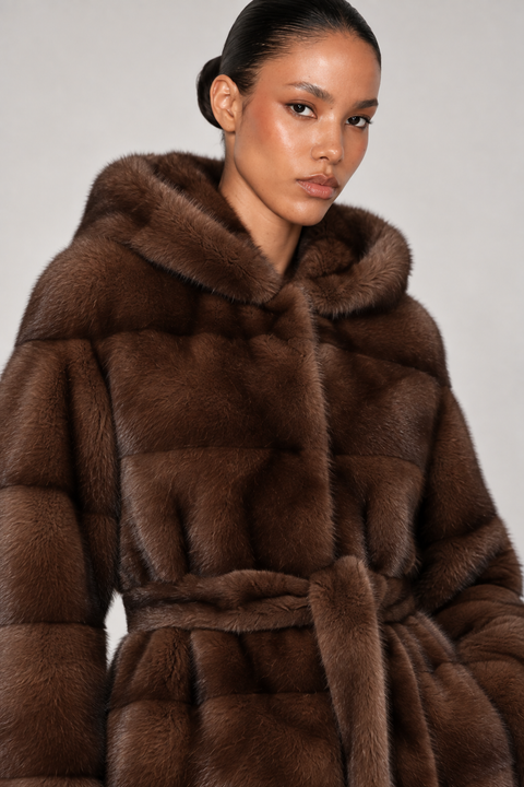Cappotto di visone con cappuccio