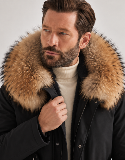 Parka da uomo nero foderato in pelliccia