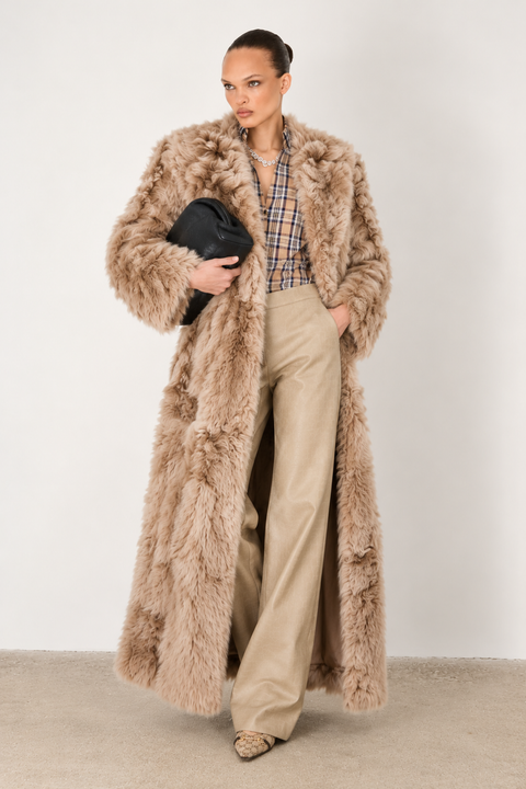 Long manteau en peau lainée de Toscane